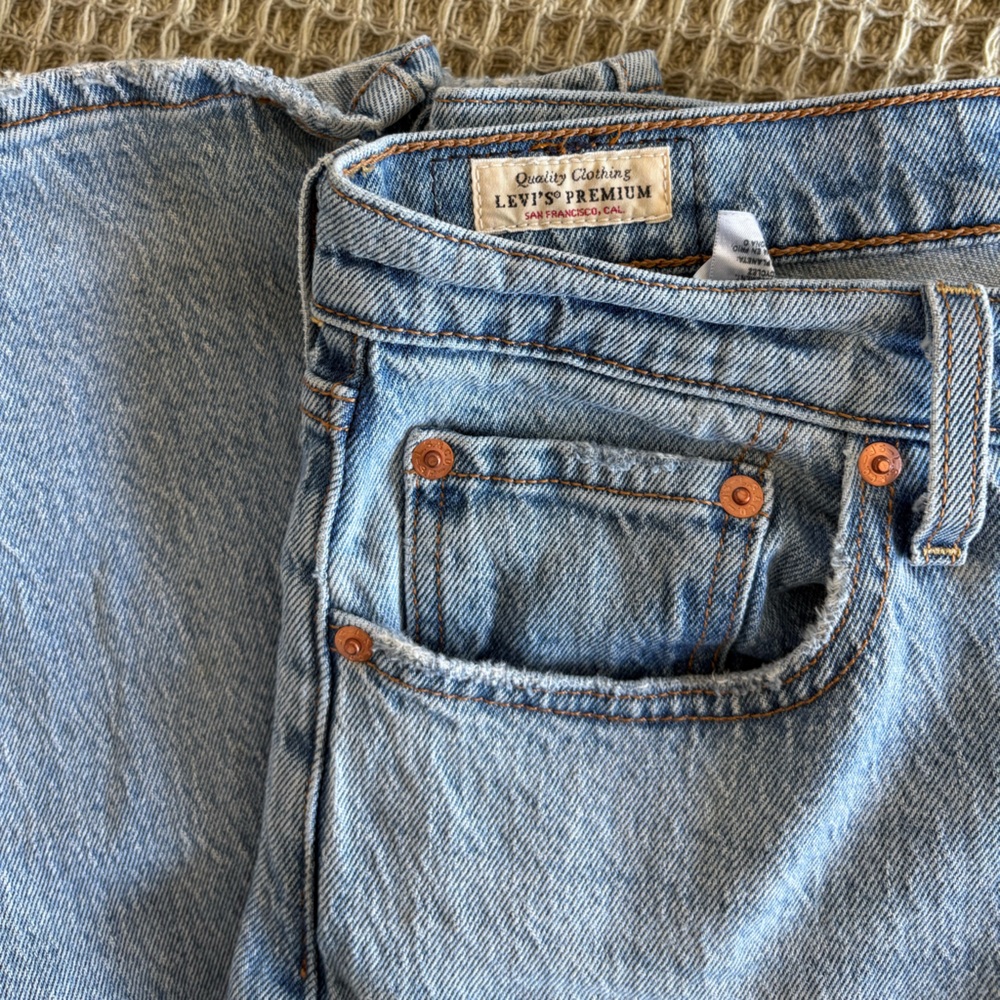 Levi's Premium Denim Ribcage Straight Ankle